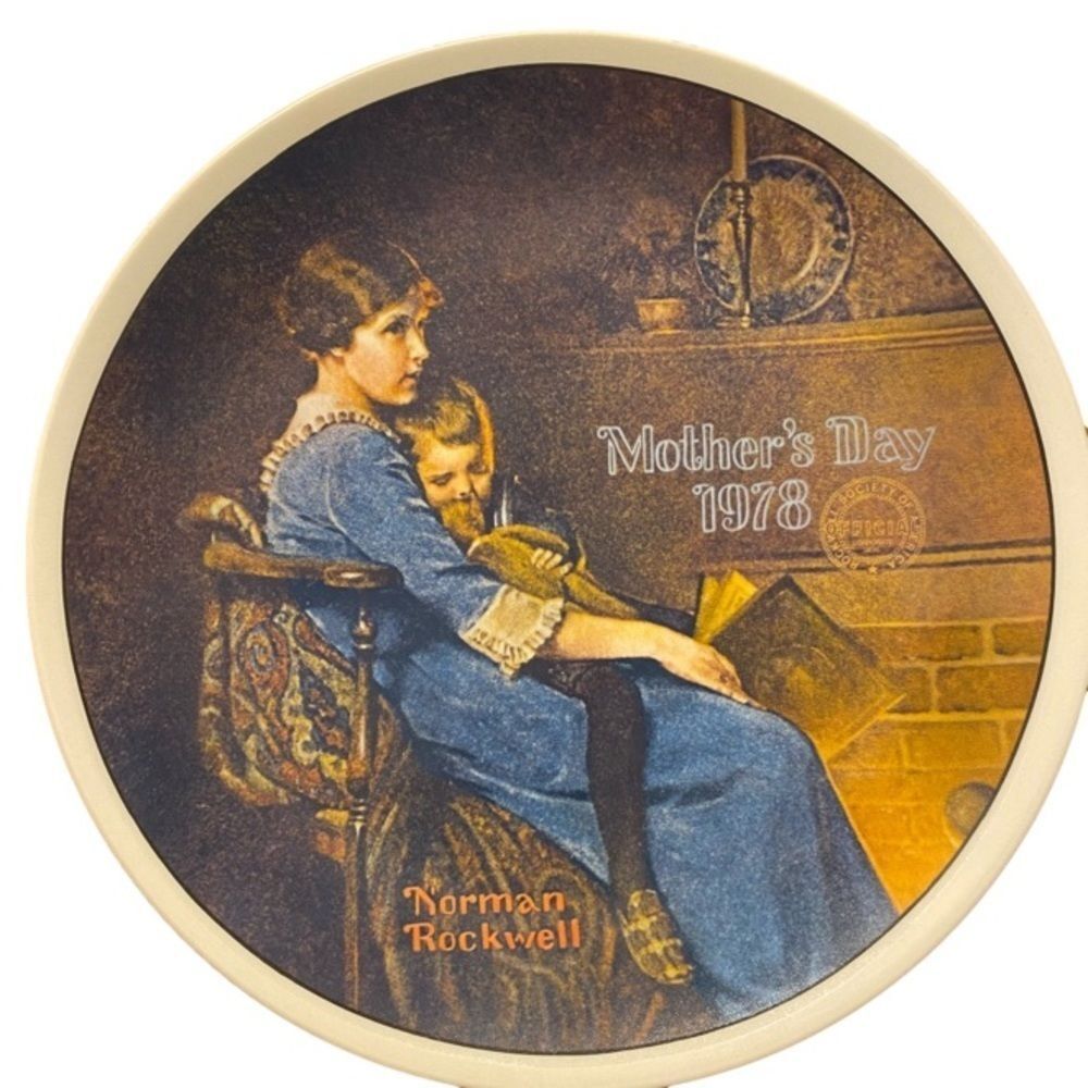 Norman Rockwell Mother’s Day 1978 Plate “Bedtime”